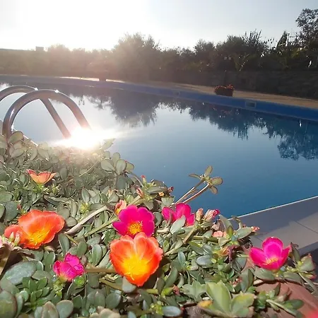 Uliveto Garden מלון באניירה קלאברה