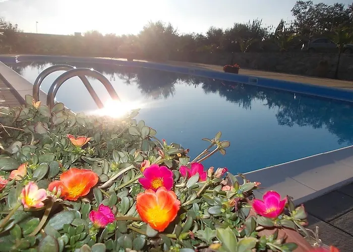 Uliveto Garden מלון באניירה קלאברה
