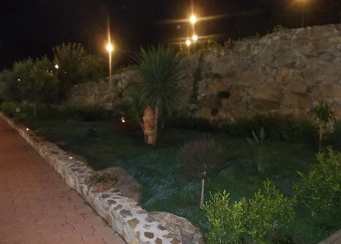 Uliveto Garden מלון